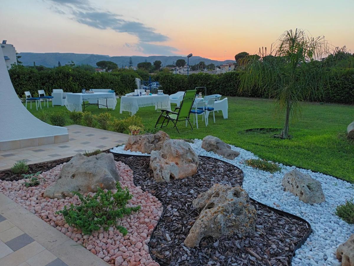 Villa Le Stelle Di Orione Fontane Bianche Exterior foto